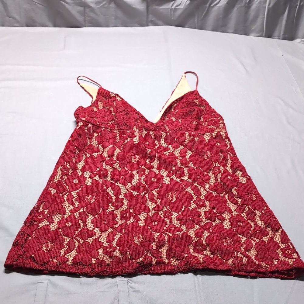 Burgundy Red Floral Lace V-Neck Camisole Spaghetti Strap Lined Tank Top‎